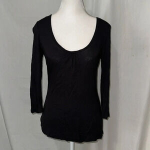 black scoop neck Maurice's long sleeve shirt size medium